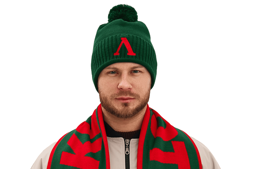 Шапка с литерой «Л» с подворотом и помпоном (зелёная)
