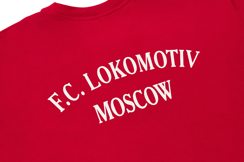 Футболка 2004 Красная с цветной эмблемой (M)