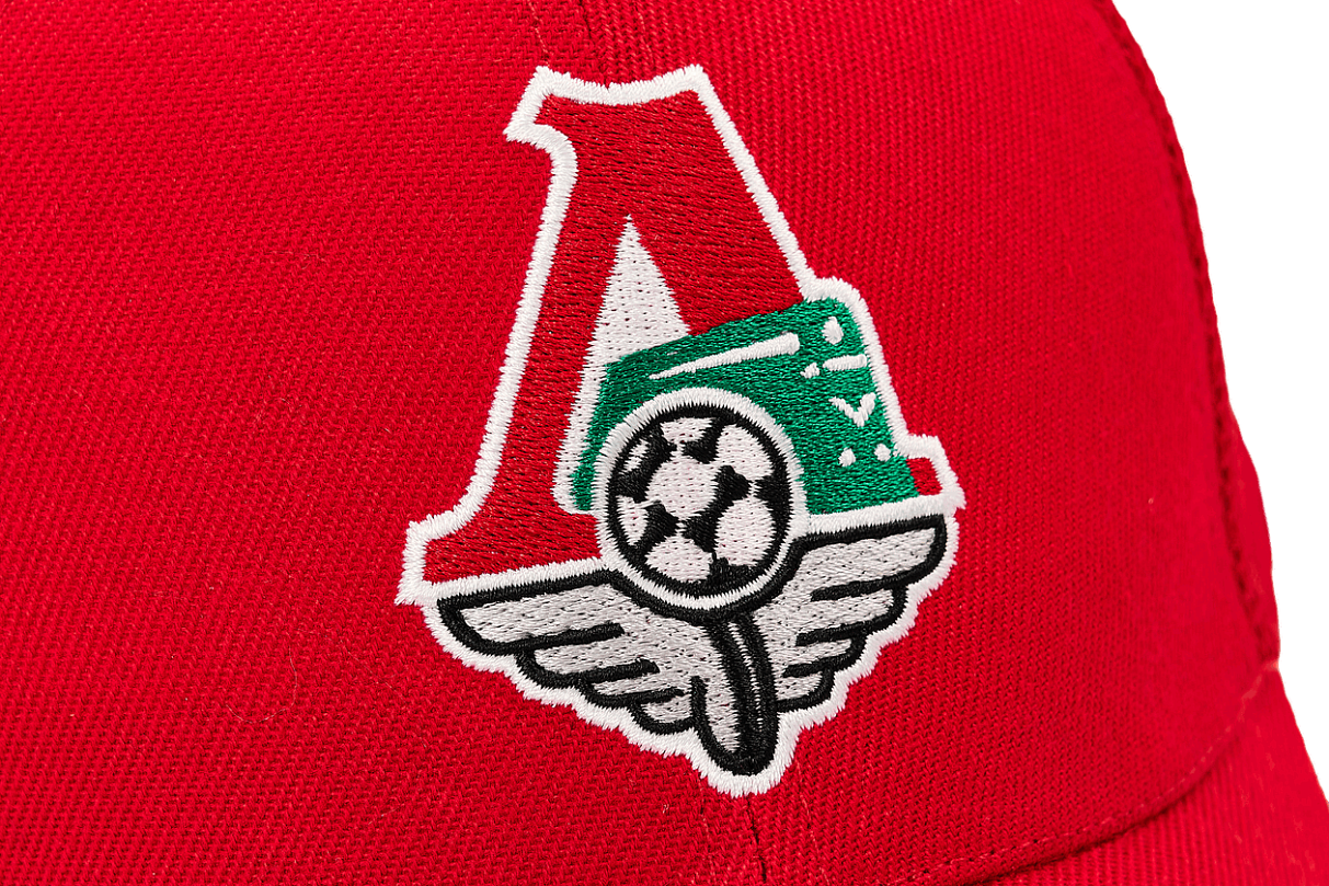 Кепка с эмблемой красная (58)