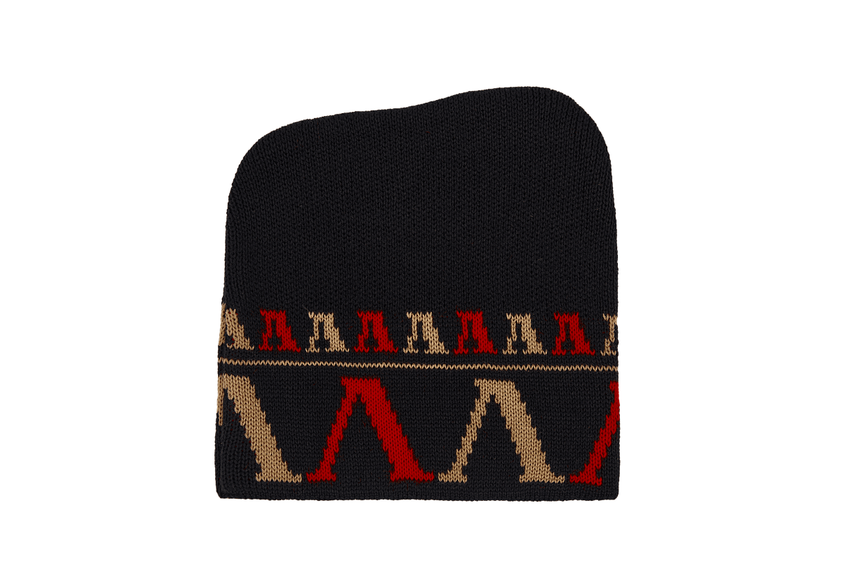 Шапка петушок с фирменным узором (чёрная)