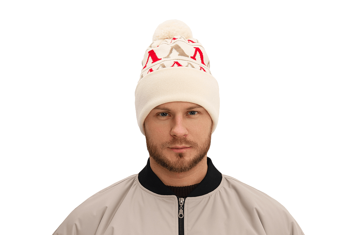 Шапка с отворотом, помпоном и фирменным узором (молочная)