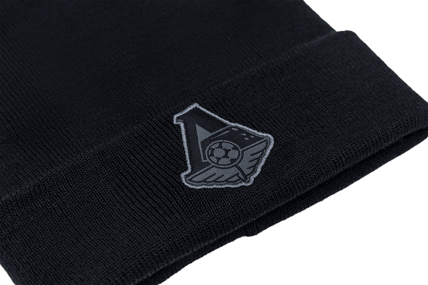 Шапка с эмблемой и подворотом (чёрная)
